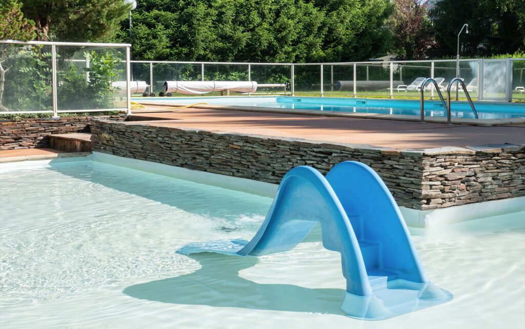 Piscine chauffée du Camping Pradelongue